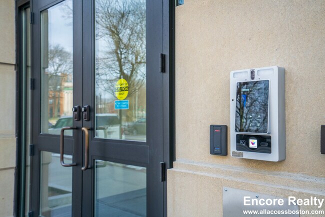 Building Photo - 100 Hemenway St