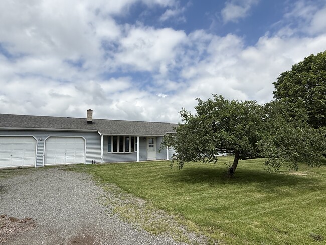 Building Photo - 165 Troup Rd