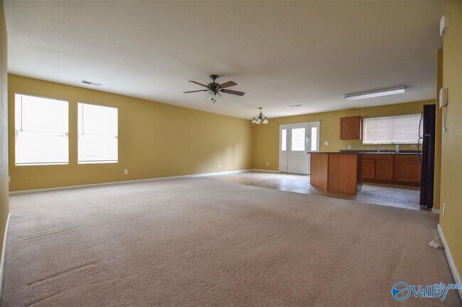 Building Photo - 15395 Mill Valley Dr