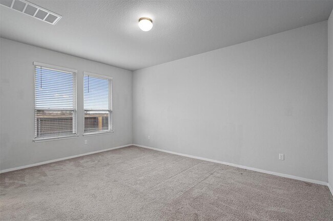 Building Photo - 300 Delta Crst