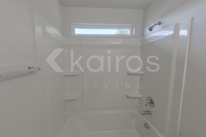 Building Photo - 142 Western Red Cedar Dr