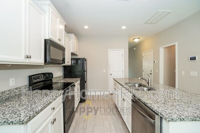 Building Photo - 120 Kirkland St