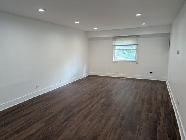 Building Photo - 254 Thornhurst Rd