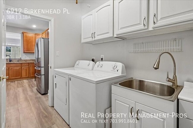 Building Photo - 6912 Birkenhead Pl