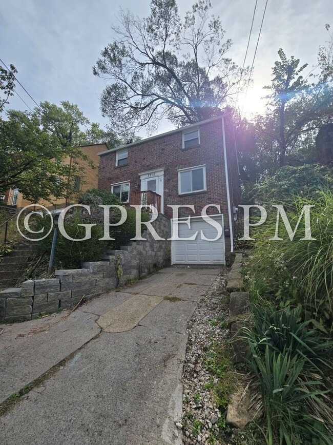 Primary Photo - Welcome to this charming 3-bedroom, **Pric...