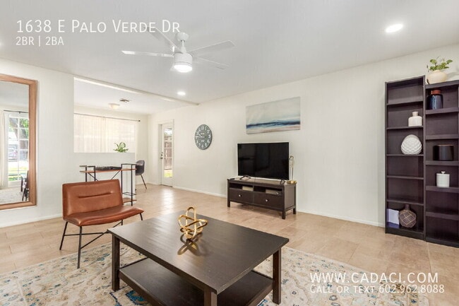 Building Photo - 1638 E Palo Verde Dr