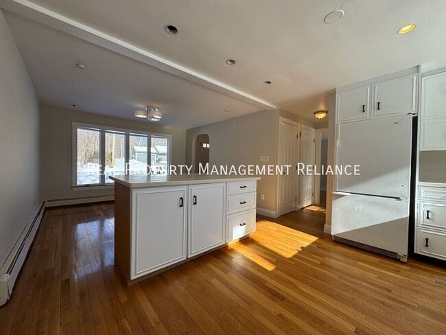 Building Photo - 30 Morningside Ln