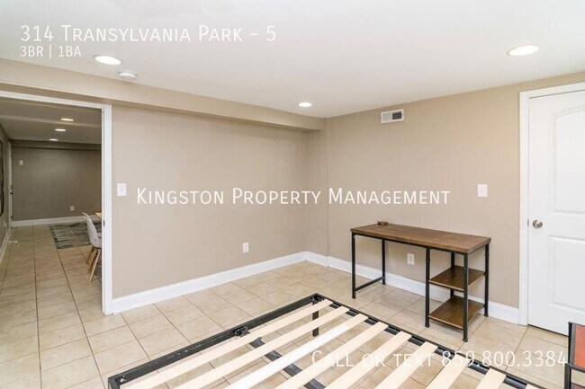 Building Photo - 314 Transylvania Park