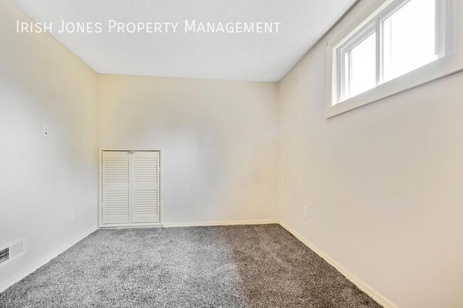 Building Photo - 4796 N Bailey Ave