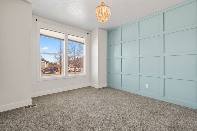Building Photo - Large home with an RV garage