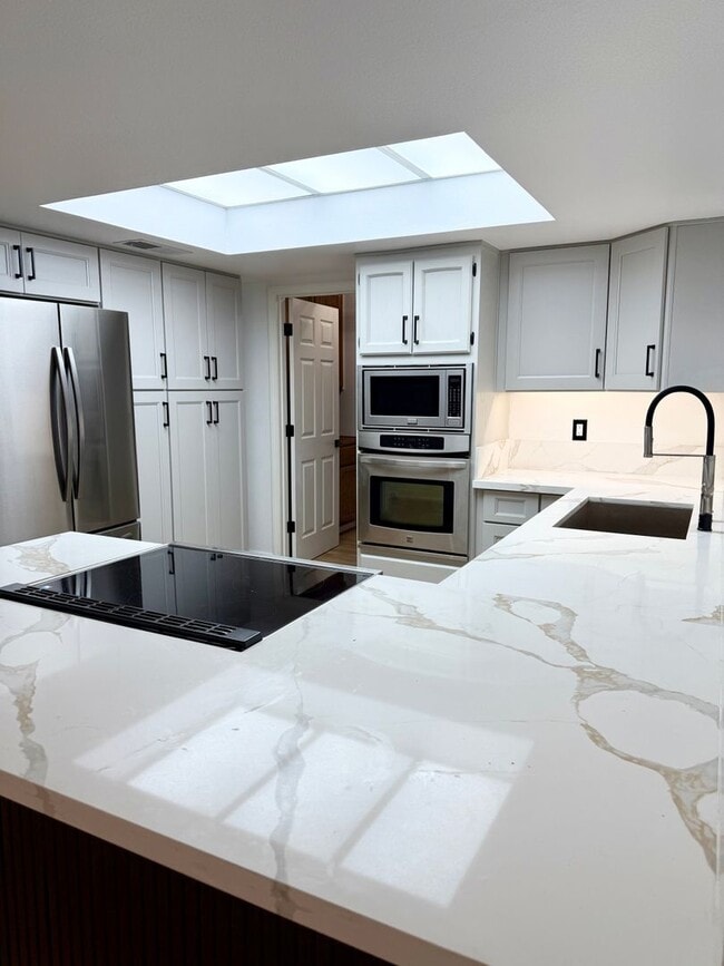 Building Photo - Don’t Miss This Beautiful 3-Bedroom + Office Gated Home!