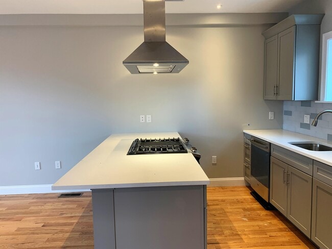 Building Photo - 11 Goodhue St