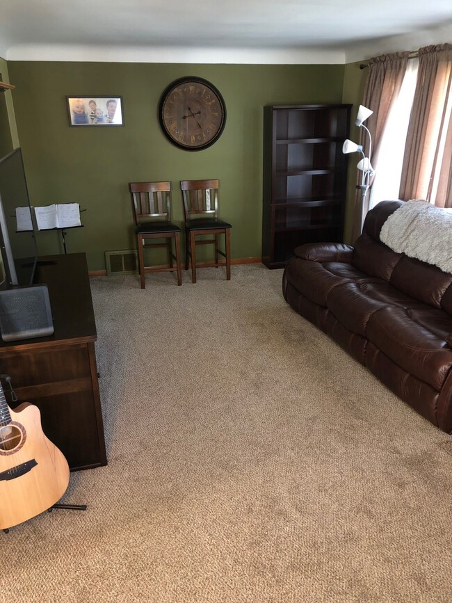 Building Photo - Beautiful 3 Bedroom Home For Rent in Millcreek!