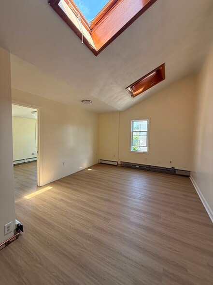Building Photo - 53 Malden St