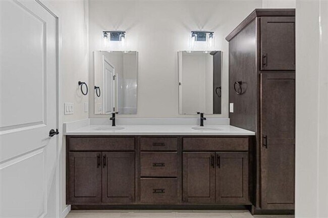 Building Photo - 2898 Eastridge Ter