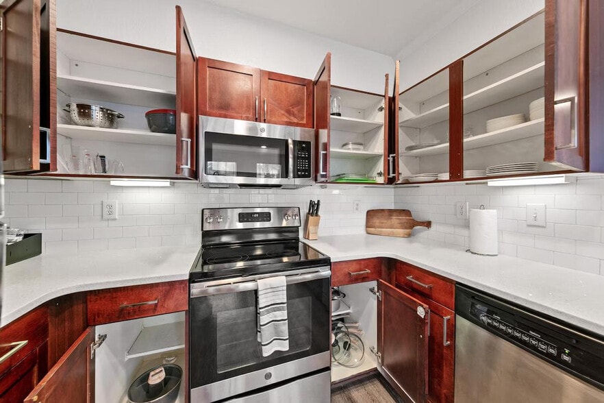 Building Photo - 4850 Seascape Way