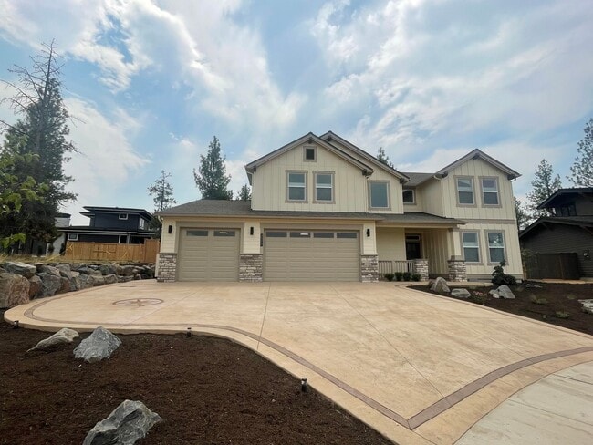 Primary Photo - Newer Home in Shevlin West with Mountain V...