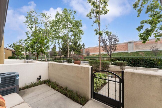 Building Photo - 2434s Tapestry Wy
