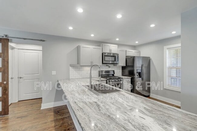 Building Photo - 2543 Summit Ct
