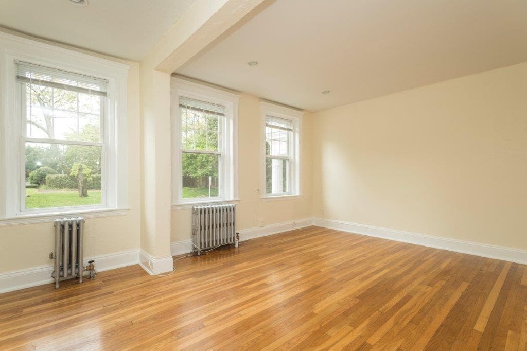 Building Photo - 286 Chestnut Hill Ave