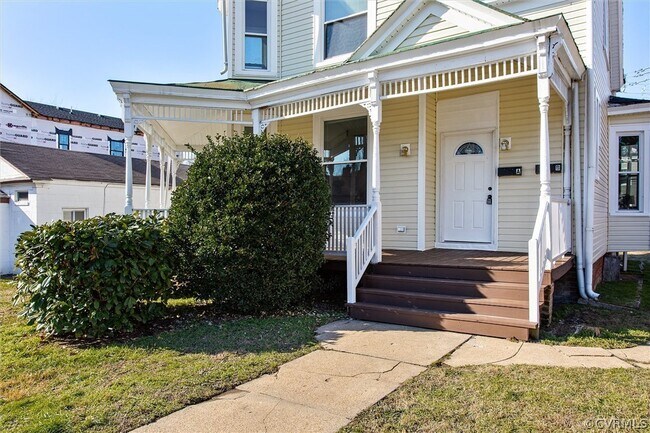 Building Photo - 2202 North Ave