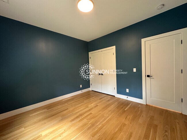 Building Photo - Gorgeous Updated 4 Bedroom Ranch Home