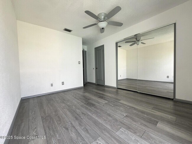 Building Photo - 1225 N Wickham Rd