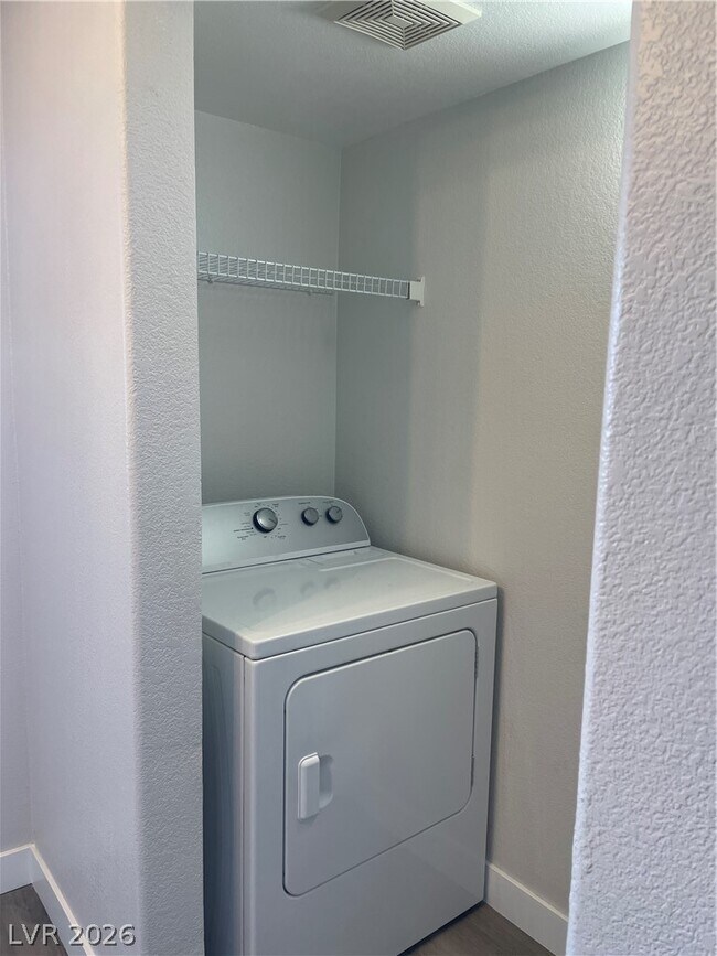 Building Photo - 7255 W Sunset Rd