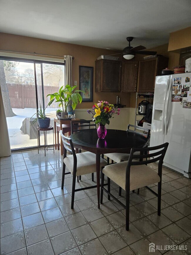 Building Photo - 115 Willett Ave