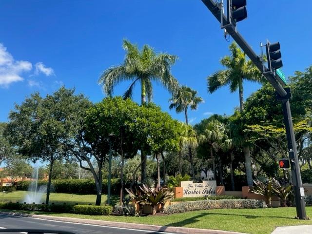 Building Photo - 4946 Leeward Ln