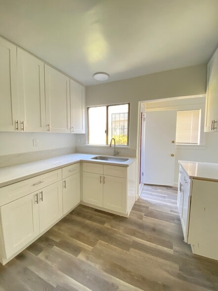 Building Photo - 1722 S Redondo Blvd