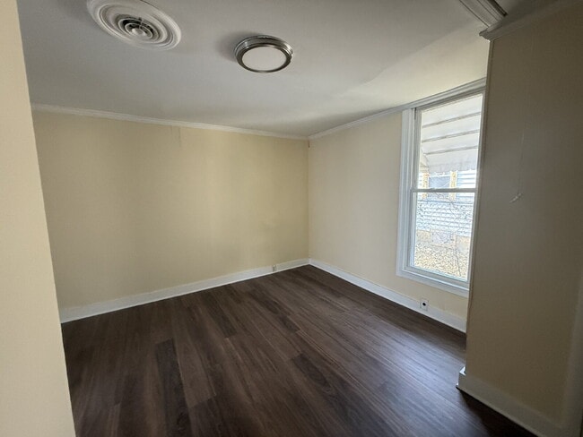 Building Photo - 1709 Cass St