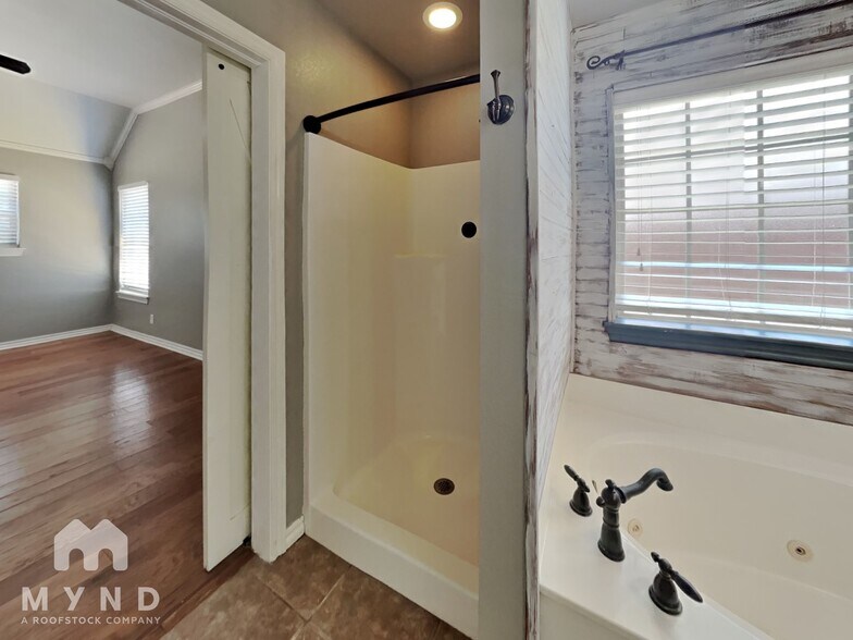 Building Photo - 14729 Jordan Ct
