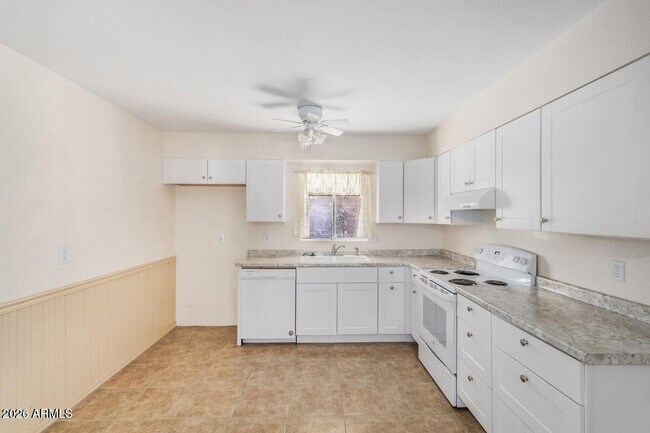 Building Photo - 1941 E Pegasus Dr