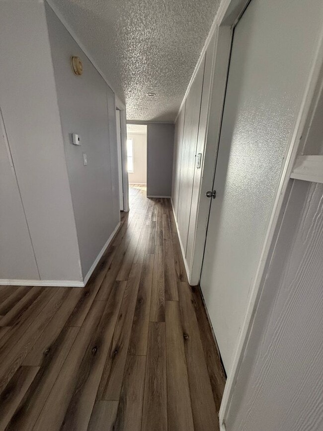 Building Photo - 3/2 Mobile Home