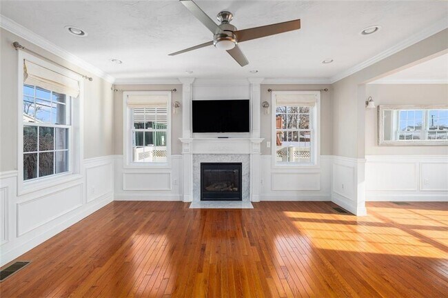 Building Photo - 227 Marshall Ave