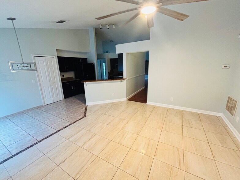Building Photo - 4813 Fort Lee Ct