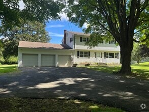 Building Photo - 408 Hut Hill Rd