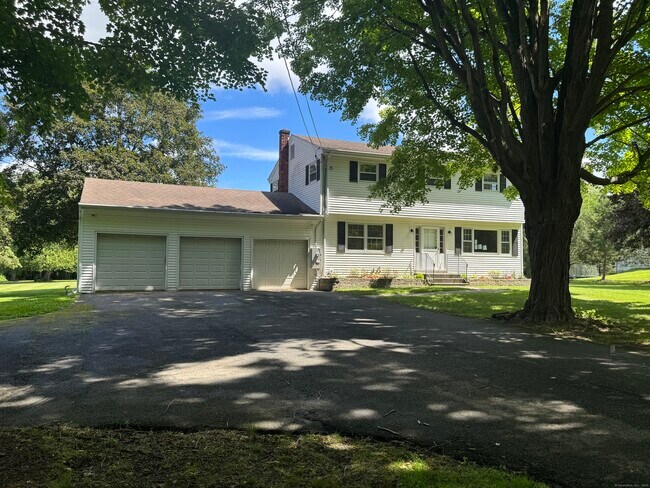 Primary Photo - 408 Hut Hill Rd