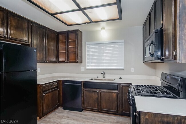 Building Photo - 1806 Mazzanti Way