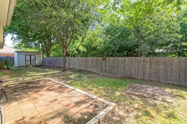 Building Photo - 301 Derby Ln