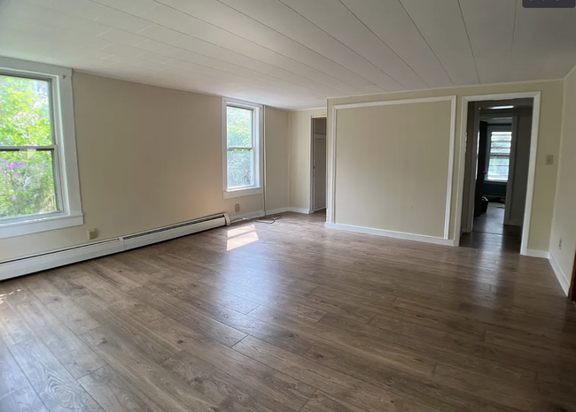 living room - 7 Woolerton St