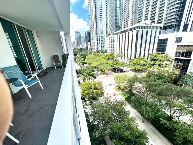 Building Photo - 951 Brickell Ave