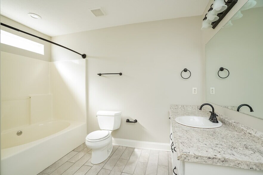 Building Photo - 903 Bexhill Ct S