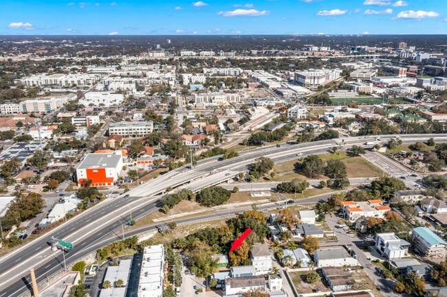 Building Photo - Historic Hyde Park Gem: Fully Renovated 2-...