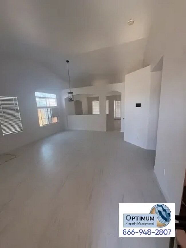 Building Photo - Spacious 4-Bedroom Home with Elegant Finishes & Convenient Location