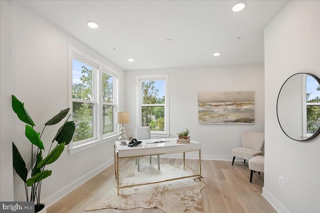 Building Photo - 12768 Sunrise Valley Dr