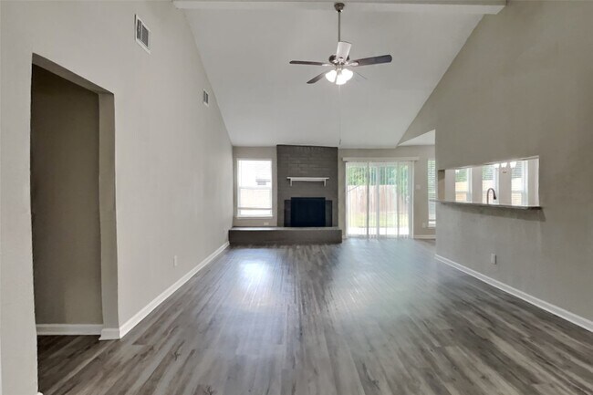 Building Photo - 10210 Rippling Fields Dr