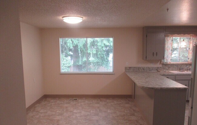 Building Photo - Beautiful 3 Bed 2 Bath home in South Hill Puyallup