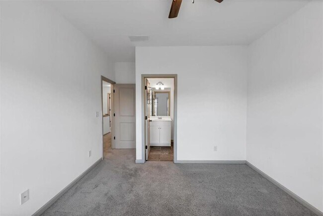 Building Photo - 3643 Princeton Ave